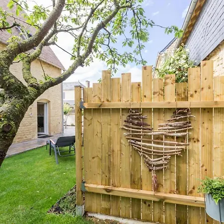 펜션 Maison Normande De Charme Avec Jardin Prive A 10 Min De Bayeux *